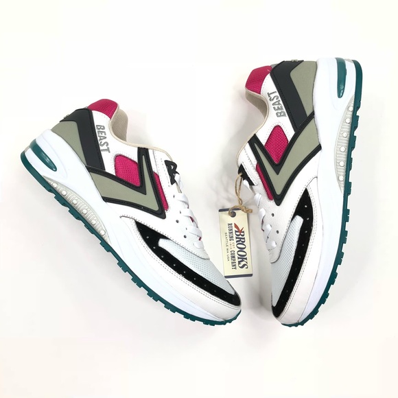 💙SOLD💙 Brooks Futuristic Beast Sneaker Men Retro - Picture 2 of 7